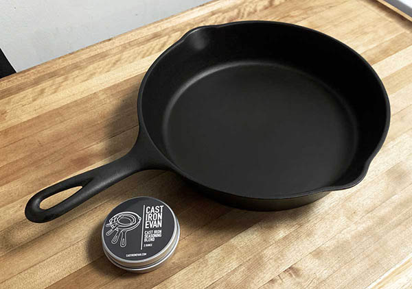 Wire Brushing a Cast Iron Skillet 